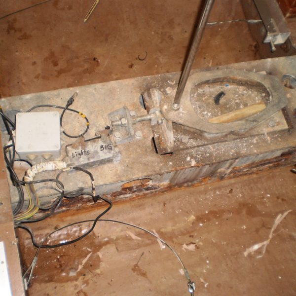 ORIGINAL MAST/KEEL GRID