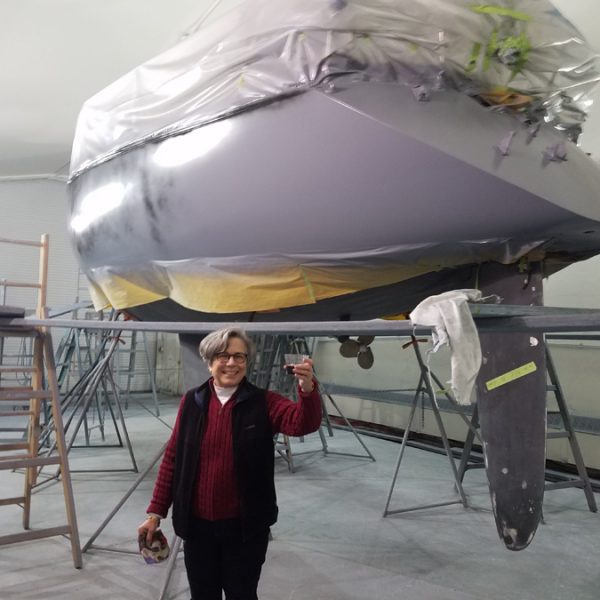 HULL IN PRIMER, OWNER IN CHEER