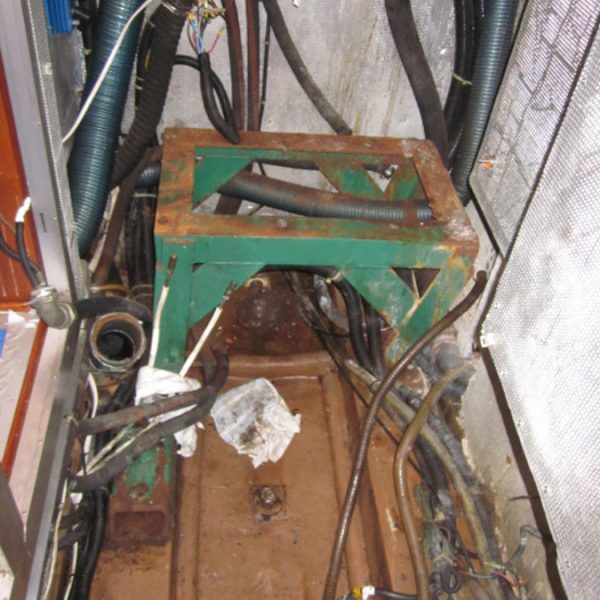 MAIN ENGINE & GENSET REMOVED