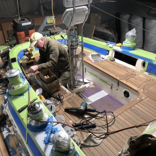 COCKPIT DECK FITTING COCKPIT DECK FITTING