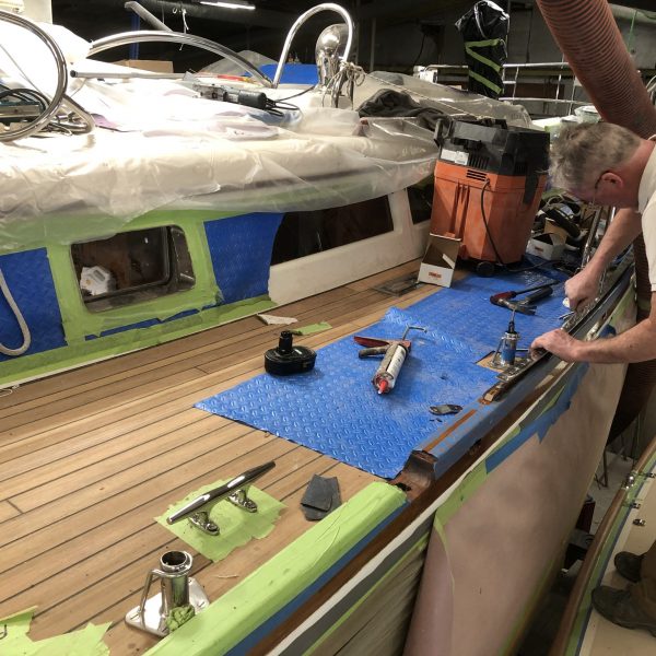 SIDE DECK HARDWARE INSTALLATIONS SIDE DECK HARDWARE INSTALLATIONS